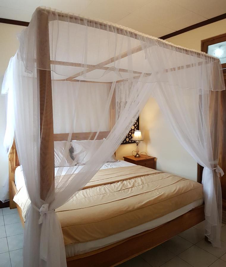 Joglo Villa Bali Penatih Esterno foto